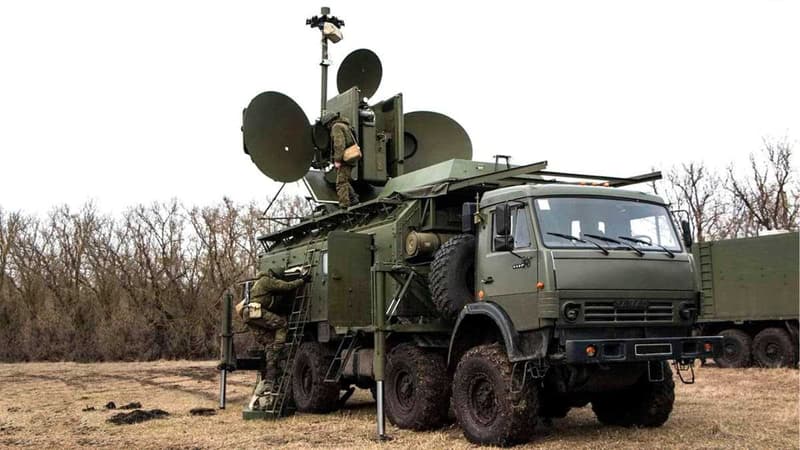 Ce que l'on sait du Krasukha-4, le camion russe de cyberguerre qui brouille les ondes terrestres, maritimes et aériennes