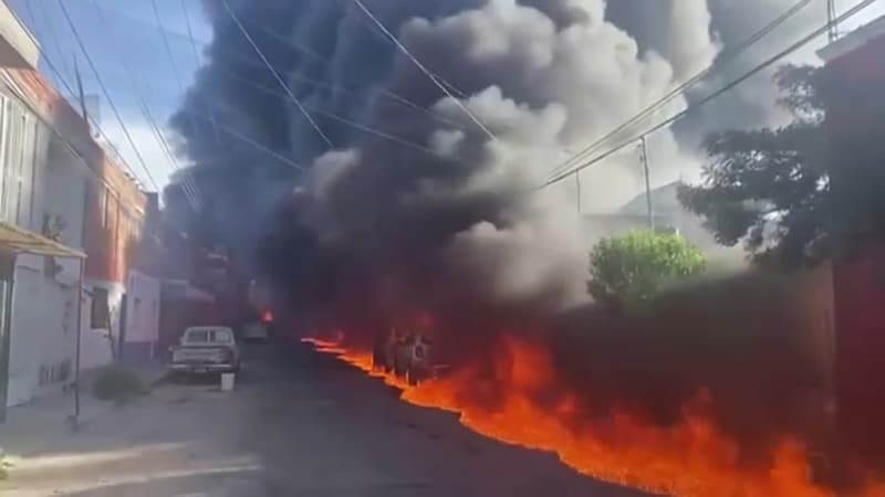 Un incendie provoqué par l'accident d'un camion citerne transportant du carburant à Aguascalientes, au Mexique, le 20 octobre 2022