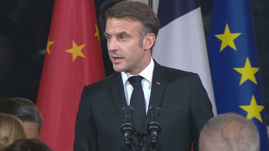 Le président de la République Emmanuel Macron lors du dîner d'État organisé pour la venue du président chinois Xi Jinping en France, le 6 mai 2024.