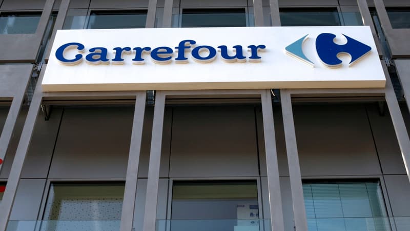 Carrefour a engagé un vaste plan d'économies impliquant des milliers de suppressions de postes. 