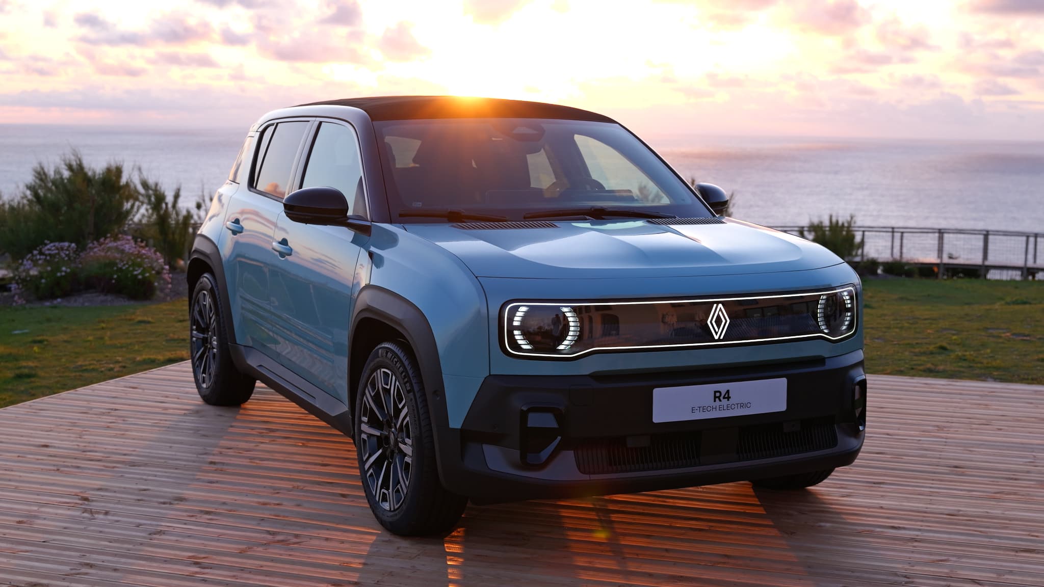Renault launches its new R4, the modern and 100% electric version of the legendary 4L.