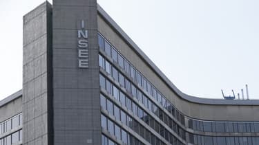La configuration initialement envisagée pour le centre statistique de Metz n’a pas été réalisée avec 350 agents prévus contre 625 prévus initialement. L’INSEE a par ailleurs délaissé l’objectif quantitatif initial (575 agents) pour ne relocaliser que 350 agents.