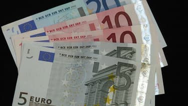 Des billets de banque