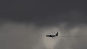 Avion dans le ciel près de l'aéroport de Sao Paulo au Brésil le 19 octobre 2009.