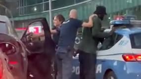 Les images de l'arrestation par erreur de Tiémoué Bakayoko à Milan