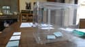 Une urne presque vide lors du deuxième tour de l'élection présidentielle, le 24 avril 2022 (Photo d'illustration)
