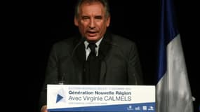 Le président du Modem et maire de Pau Francois Bayrou au palais des congrès de Bordeaux le 28 novembre 2015