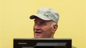 Ratko Mladic devant le Tribunal pénal international pour l'ex- Yougoslavie, à La Haye, le 4 juin 2011. Le procès de l'ancien chef militaire des Serbes de Bosnie, accusé de génocide et de crimes de guerre pendant la guerre civile de 1992-1995, s'ouvre merc