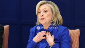 Hillary Clinton a été auditionnée dans le cadre de l'enquête sur l'affaire Jeffrey Epstein, jeudi 27 février.
