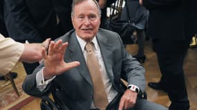 George Herbert Walker Bush, âgé de 88 ans, a été hospitalisé une première fois pour une bronchite le 7 novembre, pour douze jours.