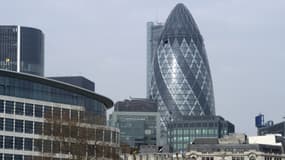 La célèbre tour londonienne en forme de cornichon vaut 820 millions d'euros.