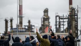 Vote de la grève à la raffinerie TotalEnergies de Donges, en Loire-Atlantique,  le 10 mars 2023 