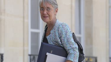 Parmi les chantiers majeurs des mois à venir se pose aussi la question de la réforme des retraites et de l'assurance chômage, sur lesquels le dialogue reprendra prochainement avec les partenaires sociaux", a déclaré Elisabeth Borne