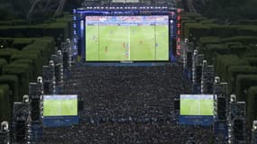 La fan-zone du Champ de Mars pendant l'Euro de foot en 2016.