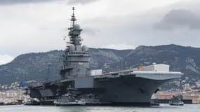 Le porte-avions Charles de Gaulle à Toulon le 8 février 2017