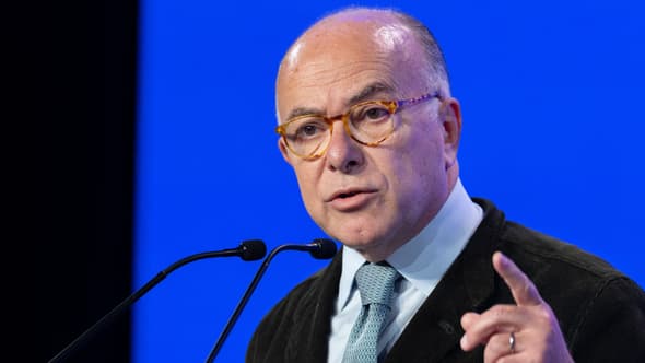 L'ancien Premier ministre Bernard Cazeneuve le 29 septembre 2024 lors d'une intervention à l'université d'été du MoDem à Guidel (Morbihan) 
