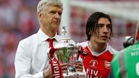 Arsène Wenger avec la FA Cup en 2017