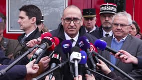 Laurent Nunez, ministre de l'Intérieur, à Trévoux, au lendemain de l'explosion mortelle d'un immeuble, le 16 décembre 2025