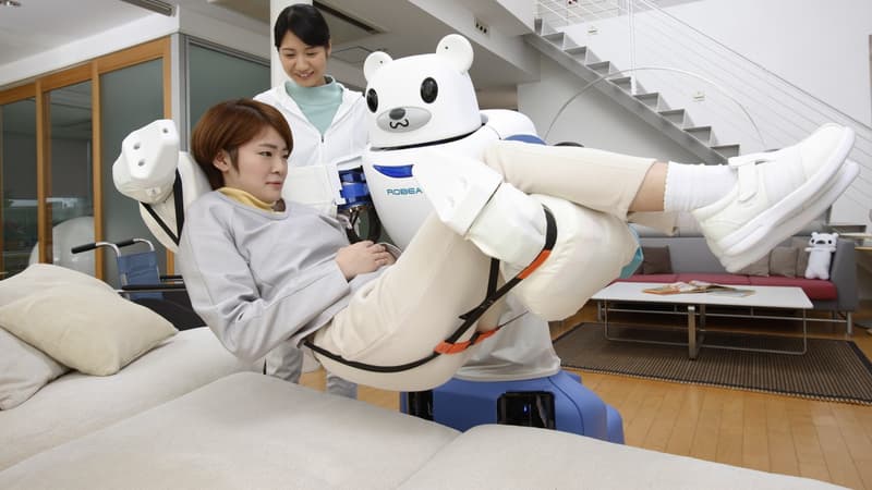 Au Japon, des instituts de recherche travaille sur des robots humanoïdes capables de prendre soin des personnes âgées