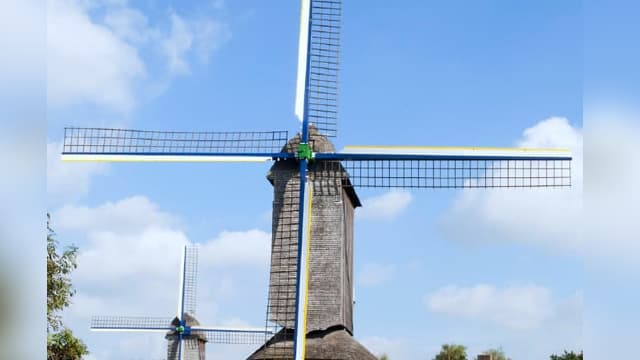 Les deux moulins à vent de Villeneuve-d'Ascq. 