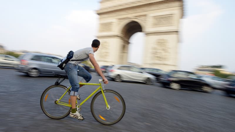 Le vélo est l'une des armes antipollution promues par le plan de la mairie de Paris. (Illustration)