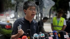Joshua Wong face à la presse, le 2 juillet 2019, devant le siège du gouvernement de Honk Kong.