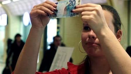 A Tallinn. Aux douze coups de minuit, l'Estonie a fait une entrée en douceur dans la zone euro dont elle devenue le premier Etat balte et la première ex-république soviétique à être admise dans ce bloc monétaire agité par de fortes tempêtes. /Photo prise