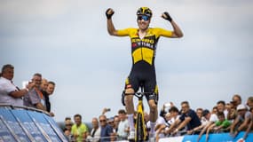 Timo Roosen célèbre son titre de champion des Pays-Bas en 2021