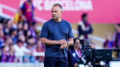 Hans-Dieter Flick, l'entraîneur du Barça, pendant un match de Liga en mai 2025