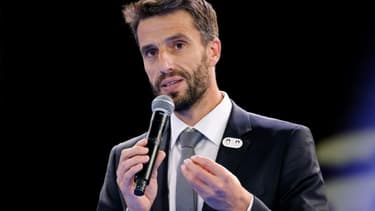 Le patron des Jeux de Paris-2024 Tony Estanguet s'exprimant devant l'assemblée des maires de France à Paris, le 16 novembre 2021 