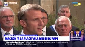 Macron "à sa place" à la messe du pape