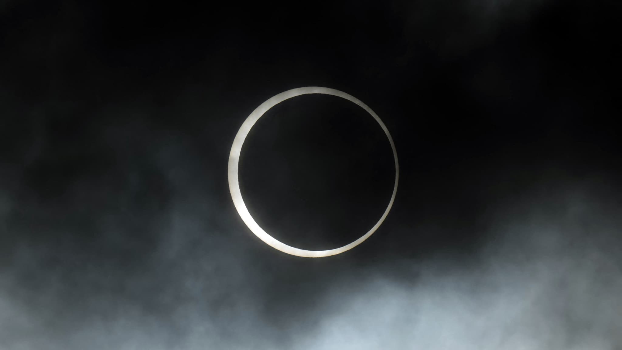 Une éclipse annulaire de soleil, le mercredi 2 octobre 2024, vue depuis l'Argentine Une éclipse annulaire de soleil, le mercredi 2 octobre 2024, vue depuis l'Argentine