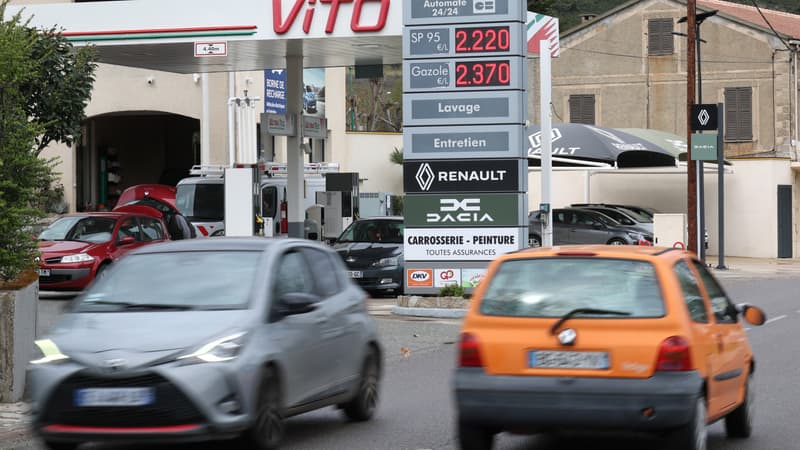 Plus de la moitié des stations-services de Corse pourraient connaître des pénuries dans le week-end, après le blocage, pendant une journée, de deux dépôts pétroliers sur l'île