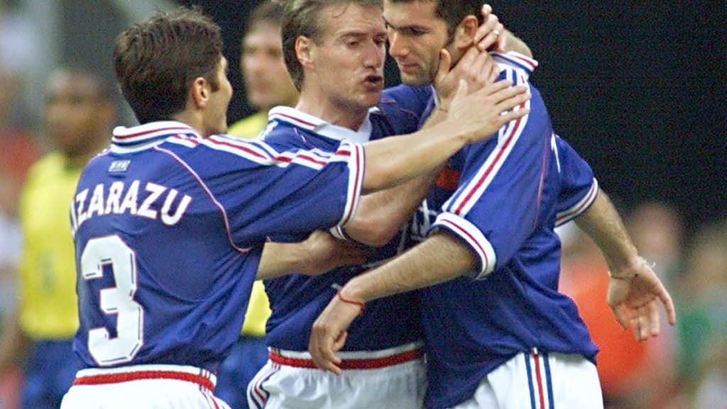 Deschamps et Zidane avec Lizarazu en 1998 Deschamps et Zidane avec Lizarazu en 1998