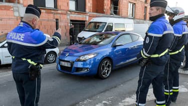 Les automobilistes ne pourront bientôt plus signaler les contrôles routiers sur les applications d’aide à la conduite comme Waze ou Coyote, et sur les boitiers GPS comme ceux de Tom-Tom et Garmin.