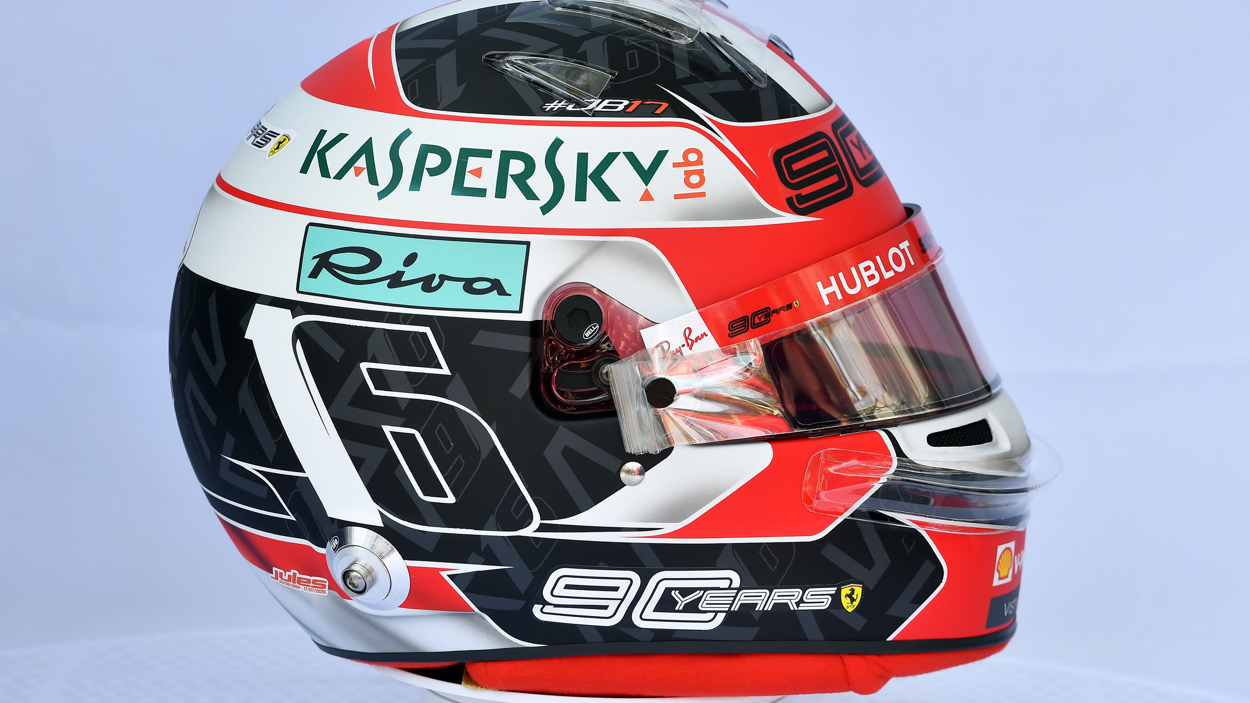 Le casque de Charles Leclerc chez Ferrari, en mars 2019