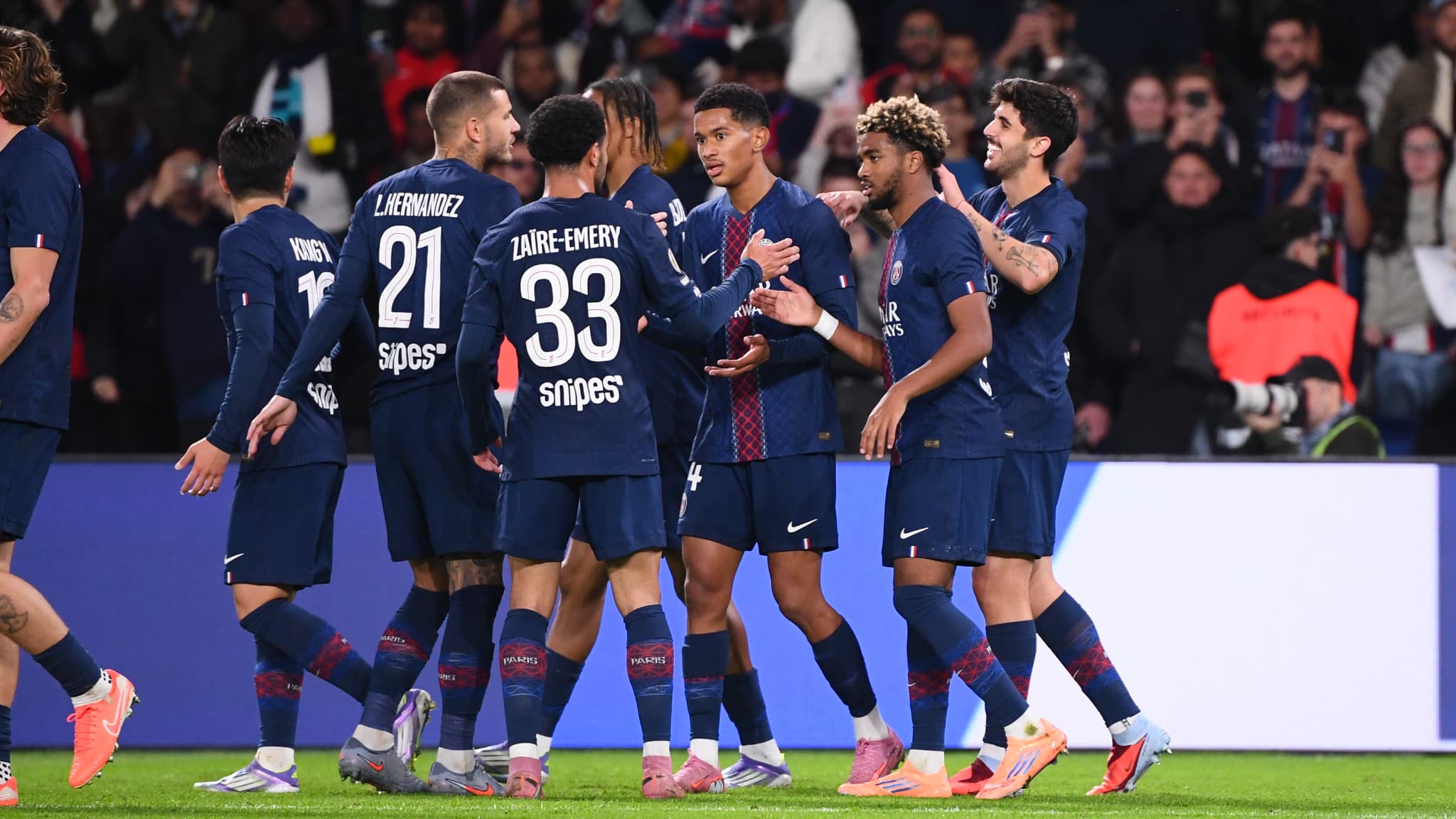 BARÇA-PSG: SPORTIVEMENT ET ÉCONOMIQUEMENT, COMMENT PARIS TENTE DE DÉPASSER L'INSTITUTION CATALANE