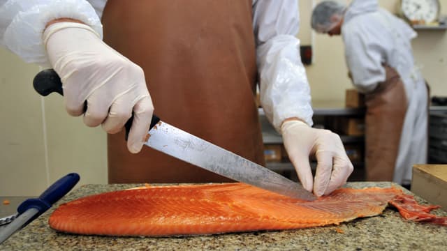 De la découpe de saumon