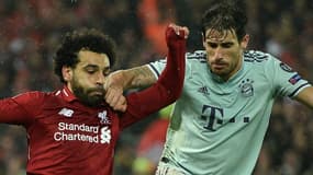 Mo Salah face à Javi Martinez