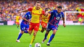 A l'image de ce duel entre Benjamin André et Przemyslaw Frankoswki, le 117e derby du Nord a été très accroché, le 8 octobre 2023