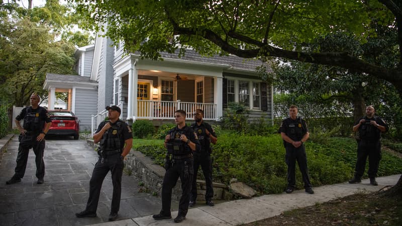 Le domicile de Brett Kavanaugh à Chevy Chase au nord de Washington, ici surveillée par des policiers en septembre 2021 (Photo d'illustration). 