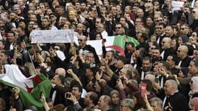 Les Algériens manifestent depuis maintenant 8 semaines. 