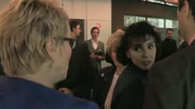 Elise Lucet face à Rachida Dati dans les couloirs du Parlement européen. Extrait de l'émission Cash Investigation qui sera diffusée lundi prochain.