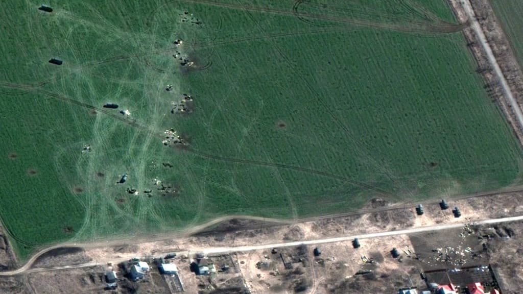 Les troupes rousses au nord de Marioupol, le 19 mars. Les troupes rousses au nord de Marioupol, le 19 mars.