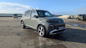 Le Hyundai Inster se présente comme un mélange ente citadine et SUV en format très compact.