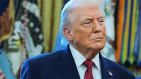 Le président américain Donald Trump dans le Bureau ovale de la Maison Blanche, le 15 décembre 2025 à Washington, DC. 