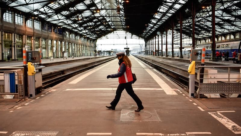 Le trafic des trains était fortement perturbé ce jeudi (ici la Gare de Lyon). 