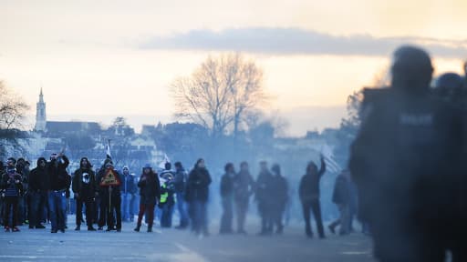 Jugé pour des violences lors d'une manifestations contre l'aéroport de Notre-Dames-des-Landes, un prévenu s'est échappé en plein procès.