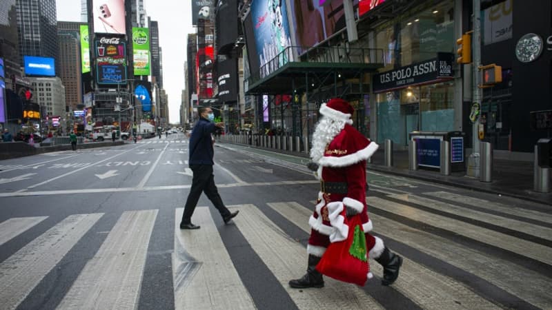 "Il a profité du généreux esprit de Noël des New-Yorkais": l'organisateur d'un rassemblement caritatif de pères Noël accusé de fraude