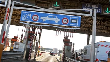 Quand le trafic routier baisse, les concessionnaires d'autoroute n'hésitent pas à augmenter leurs tarifs afin de préserver leur chiffre d'affaires.
